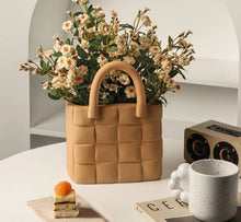 Load image into Gallery viewer, FLORAL VOGUE