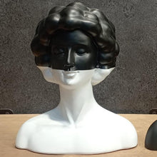 Load image into Gallery viewer, STATE OF ART LADY
