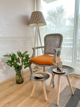 Load image into Gallery viewer, ANTIQUE ROUND TABLE