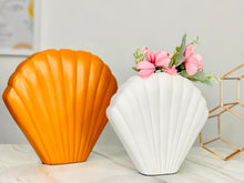 Load image into Gallery viewer, MODERN SWISH SHELL VASE SET