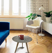 Load image into Gallery viewer, ANTIQUE ROUND TABLE