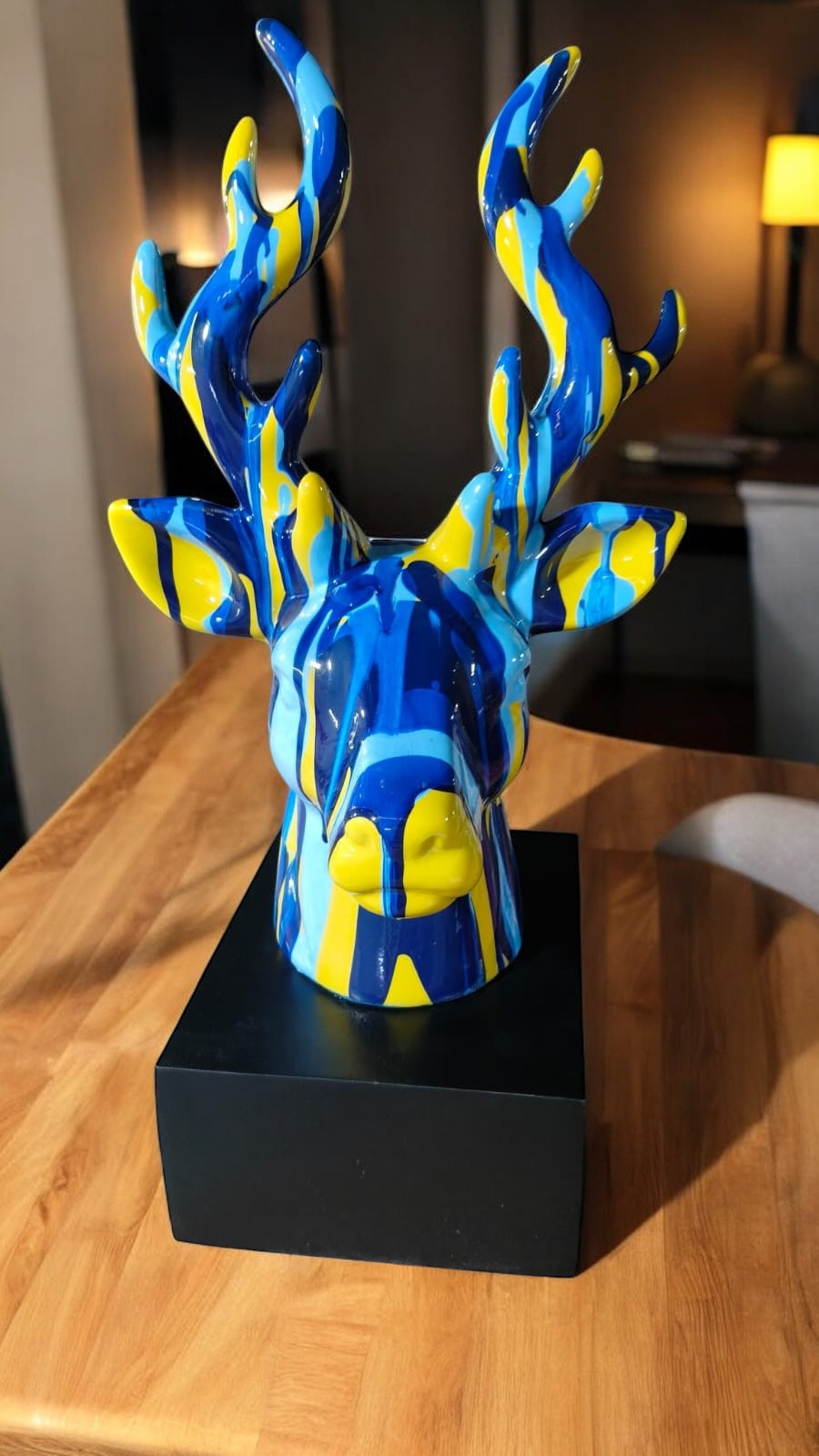 MODERN DEER DECOR