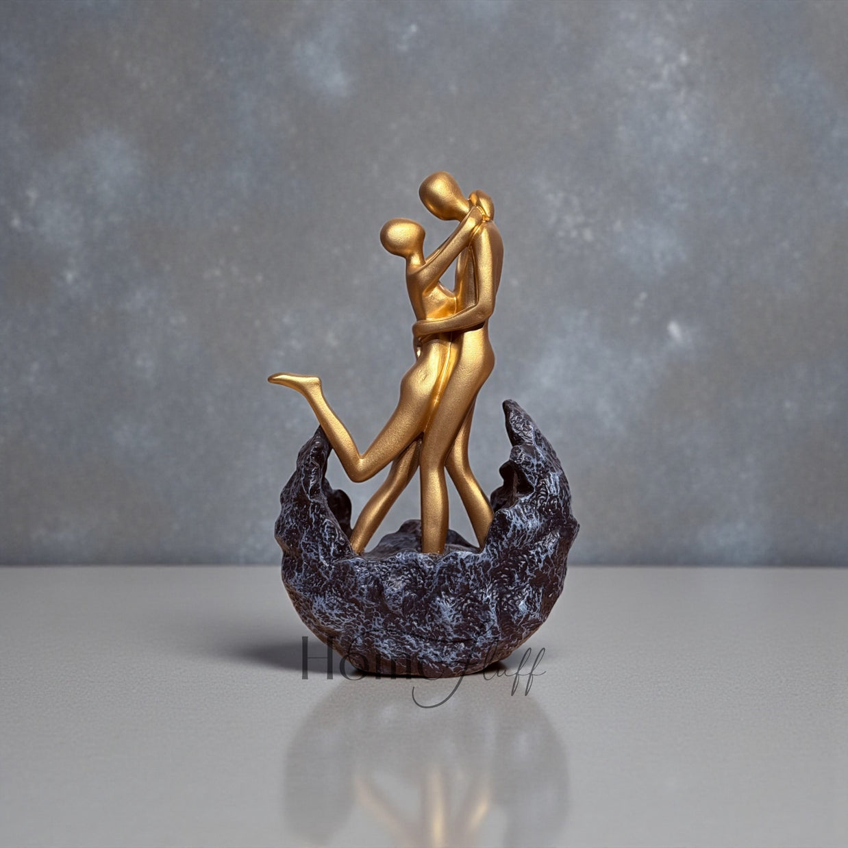 MODERN ROMANTIC COUPLE