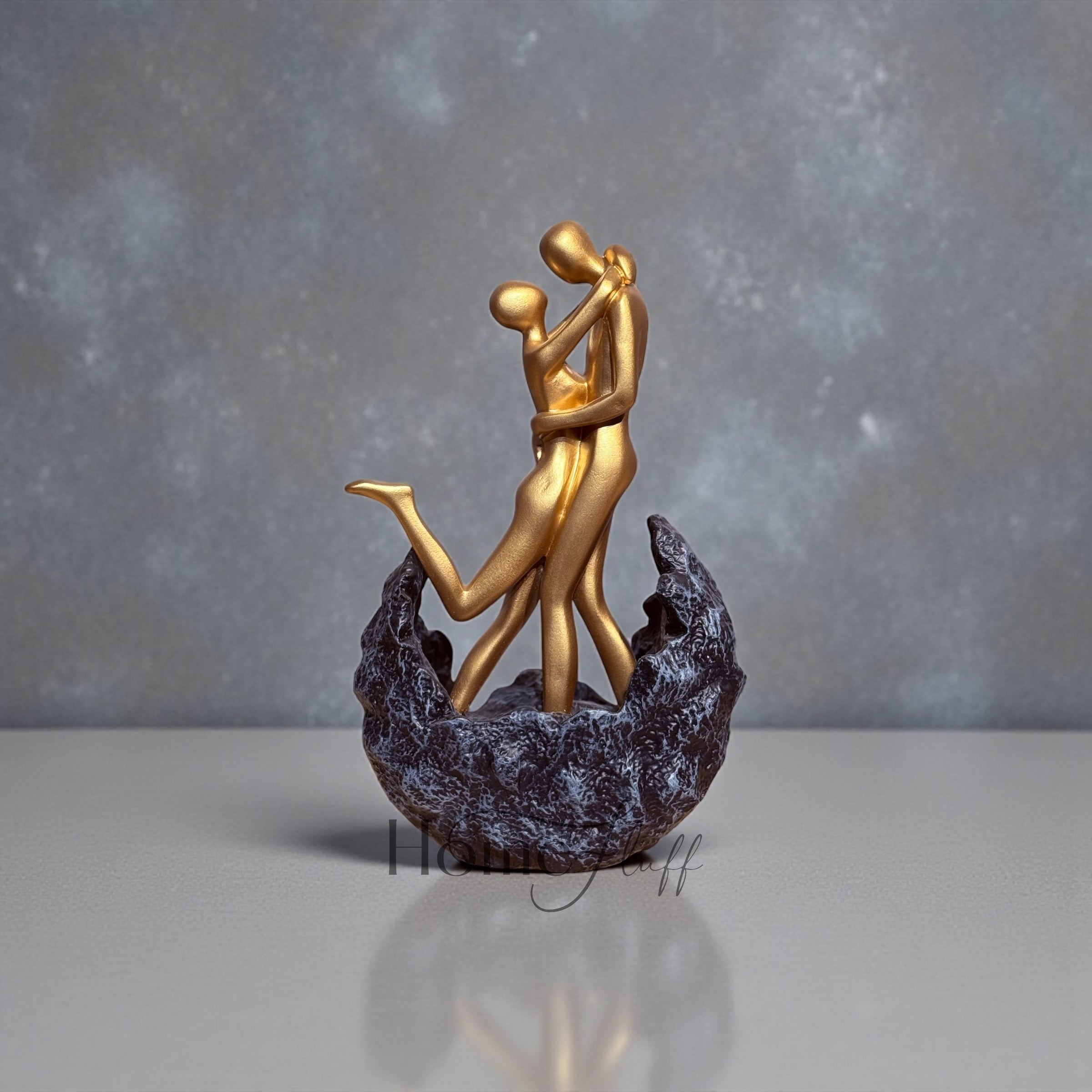 MODERN ROMANTIC COUPLE