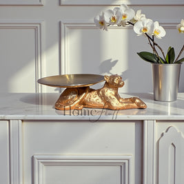 MAJESTIC LEOPARD SITTING