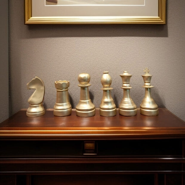 DEMURE CHESS SET OF 6