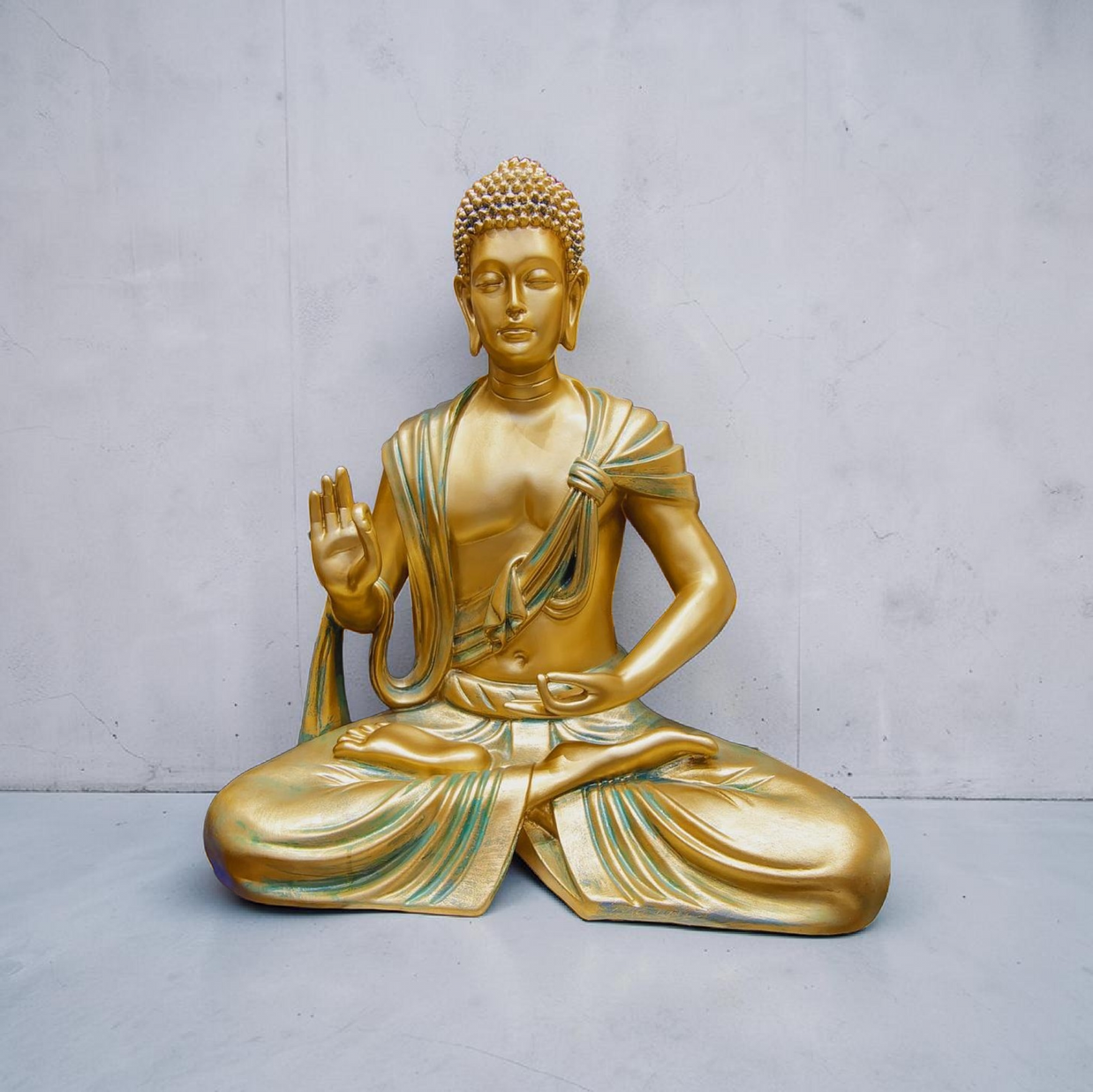 SERENE BUDDHA SCULPTURE