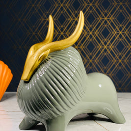 ASTONISHING ALPINE YAK