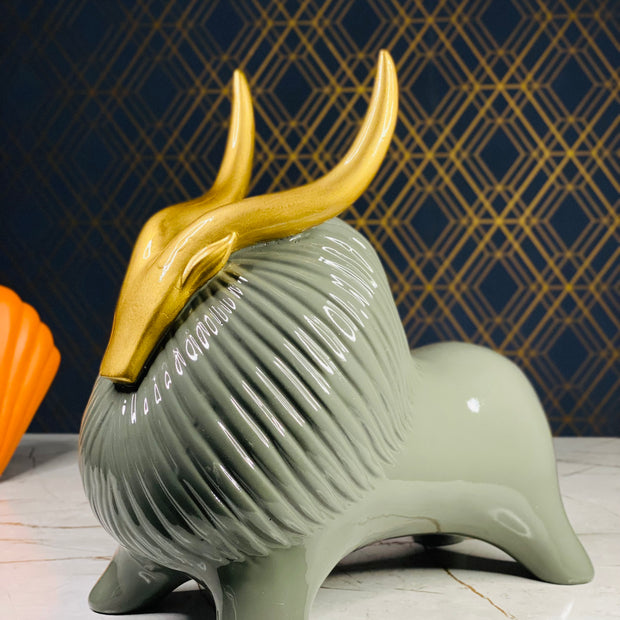 ASTONISHING ALPINE YAK