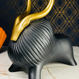 ASTONISHING ALPINE YAK