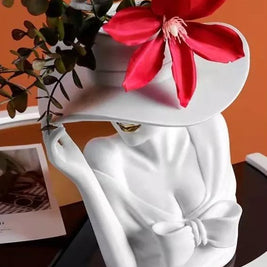 CLASSY MADONNA FLOWER VASE